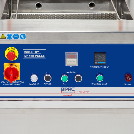 Zoom sur la façade, le panneau de commande du nettoyeur Ultrasons INDUSTRIEL BPAC 77 litres, 550x400x350mm 40 kHz Zoom sur la façade, le panneau de commande du nettoyeur Ultrasons INDUSTRIEL BPAC 77 litres, 550x400x350mm 40 kHz