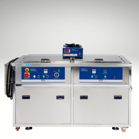 Vue de face , cuves fermées, du nettoyeur ultrasonic industriel BPAC 104 litres avec sécheur intégré - (2 Cuves) Vue de face , cuves fermées, du nettoyeur ultrasonic industriel BPAC 104 litres avec sécheur intégré - (2 Cuves)