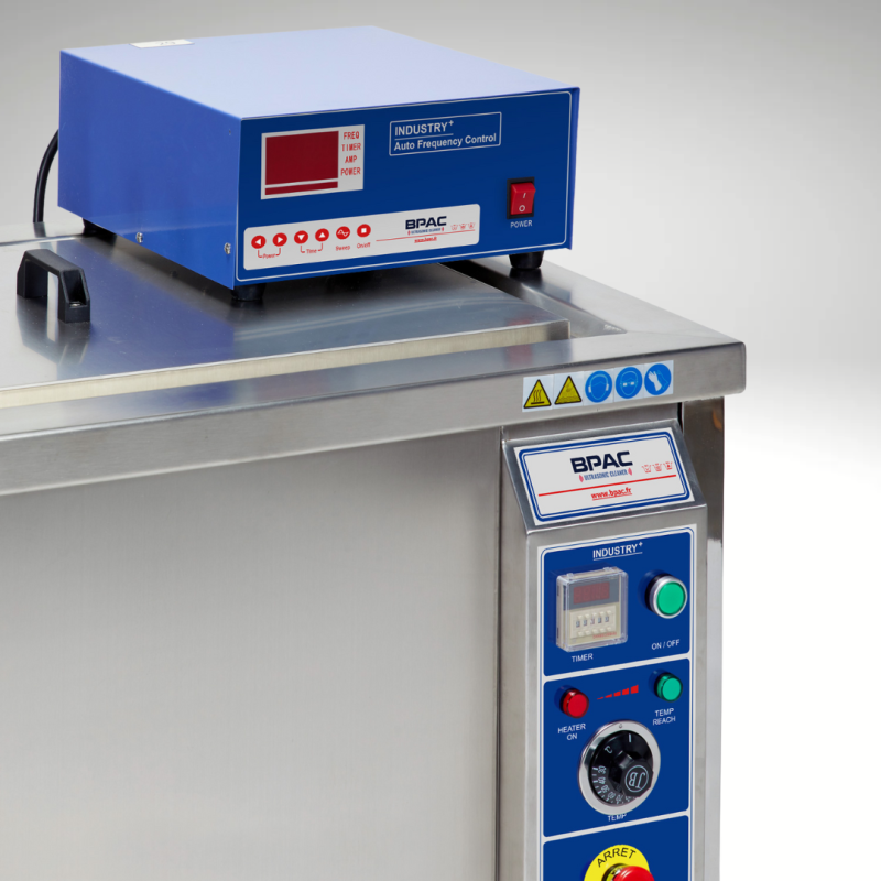 Zoom  panneau de contrôle et générateur ultrasons, nettoyeur industriel à ultrasons de 206 litres BPAC
