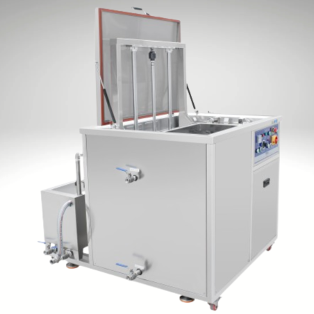 Vue de profil, cuve ouverte, Nettoyeur Ultrasons Industrie BPAC 360 litres 28kHz avec Skimming et Lift Vue de profil, cuve ouverte, Nettoyeur Ultrasons Industrie BPAC 360 litres 28kHz avec Skimming et Lift