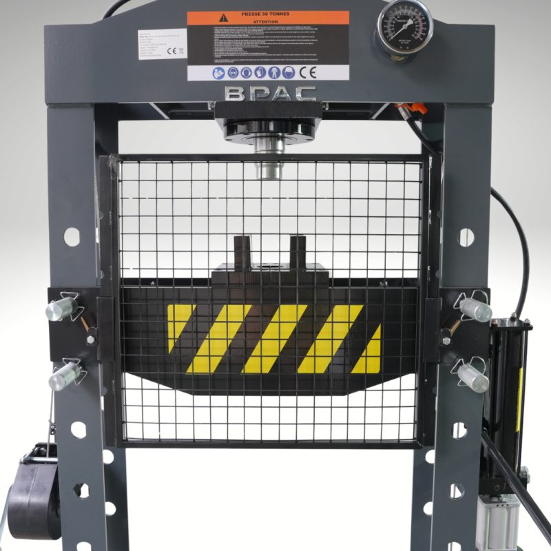 Zoom sur la presse 50 tonnes BPAC